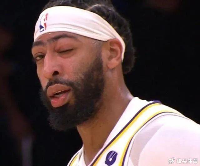 男生给你发裂开表情 男生给你发裂开表情