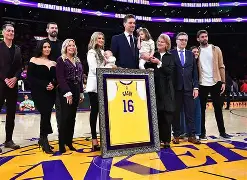 nfl酋长队近端锋凯尔西 nfl酋长队近端锋凯尔西